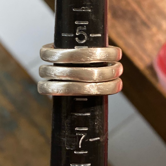 Chunky handmade set of 3 sterling silver rings - Picture 7 of 17